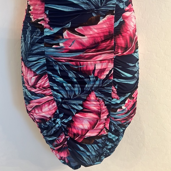 Fashion Nova Navy Tropical Ruched Dress - Picture 3 of 8